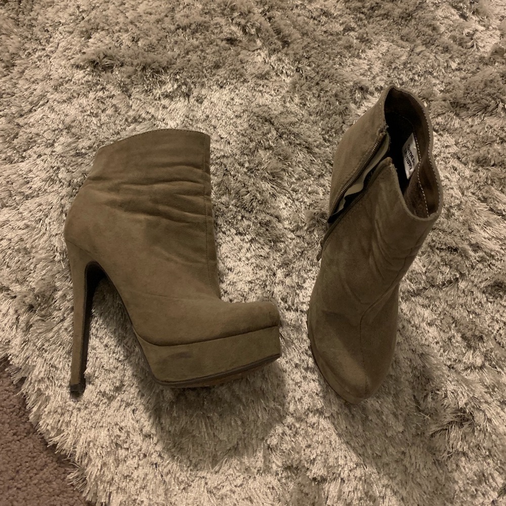 Chinese laundry heeled booties